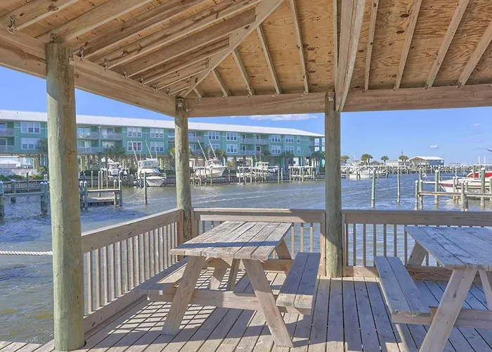 Holiday home Waterfront W Balcony Boat Slip Shared Hot Tubs Pools *
