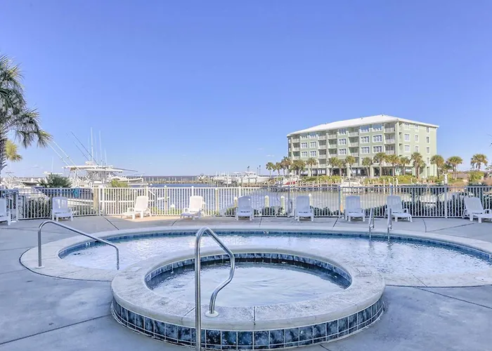 Waterfront W Balcony Boat Slip Shared Hot Tubs Pools Holiday home