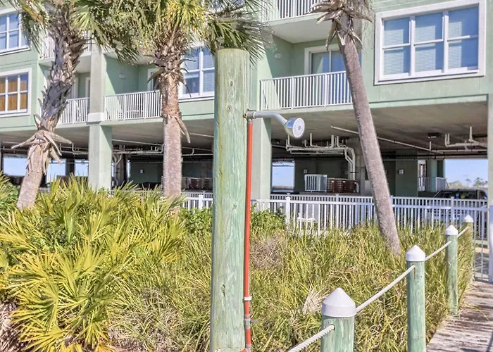 Waterfront W Balcony Boat Slip Shared Hot Tubs Pools Holiday home Gulf Shores